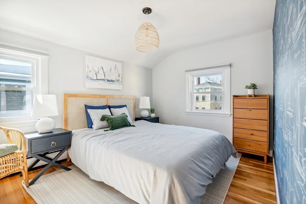 2 bed, 1 bath apartment for rent at 1 Goodwins Ct, Marblehead — photo 22 of 31