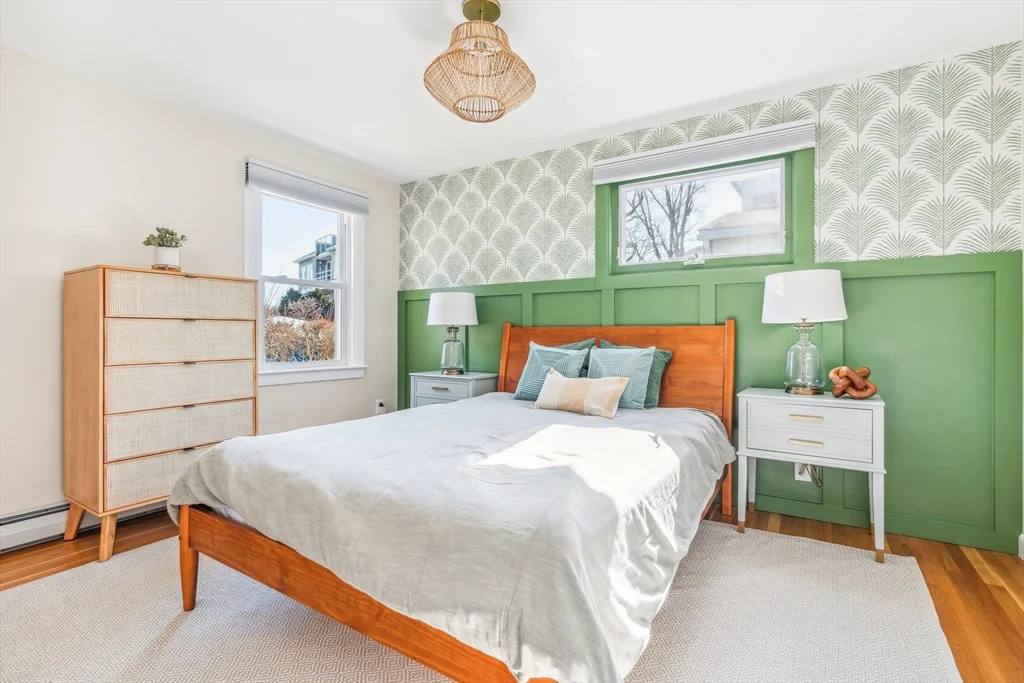 2 bed, 1 bath apartment for rent at 1 Goodwins Ct, Marblehead — photo 5 of 31