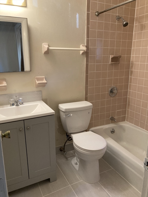 1 bed, 1 bath apartment for rent at 1 Gordon Ter Unit 1, Quincy Center — photo 9 of 12