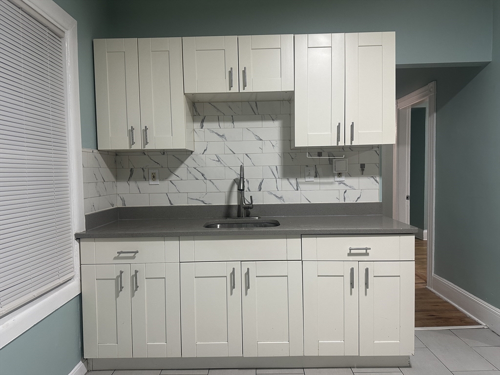 2 bed, 1 bath apartment for rent at 1 Greenmount St Unit 1, Boston — photo 2 of 4