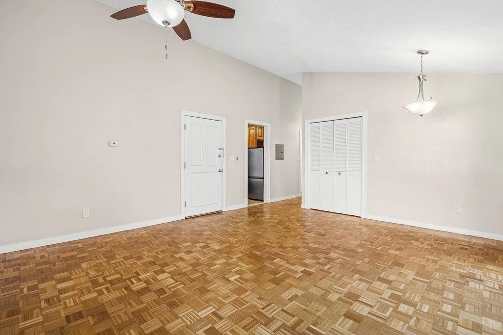 2 bed, 1 bath apartment for rent at 1 Greenridge Ln Unit 1, Lincoln — photo 3 of 9