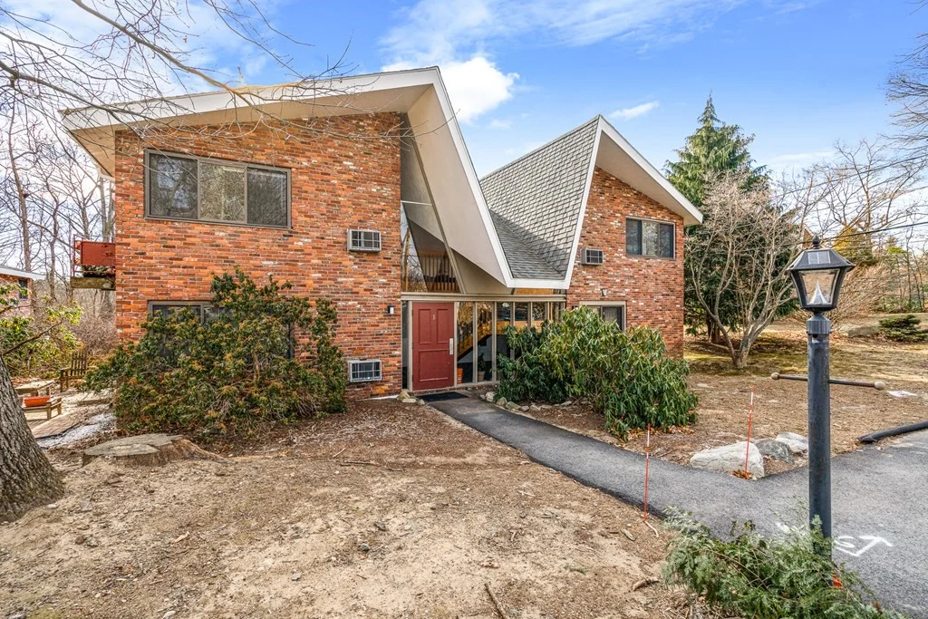 2 bed, 1 bath apartment for rent at 1 Greenridge Ln Unit 1, Lincoln — photo 9 of 9