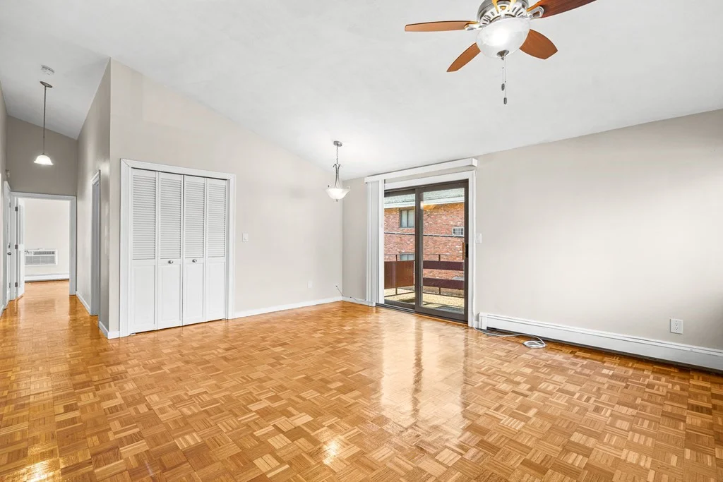 2 bed, 1 bath apartment for rent at 1 Greenridge Ln Unit 3, Lincoln — photo 2 of 9