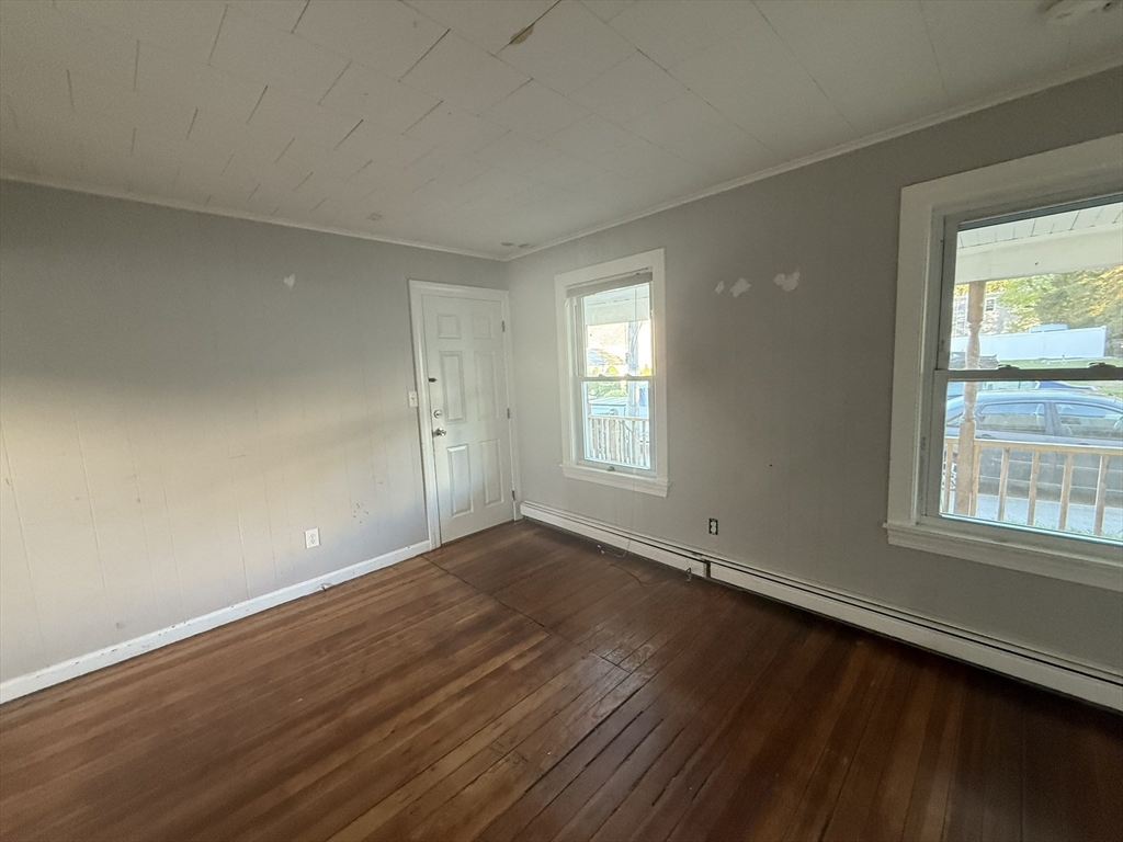 2 bed, 1 bath apartment for rent at 1 Hamilton St Unit 1, North Plymouth — photo 3 of 12