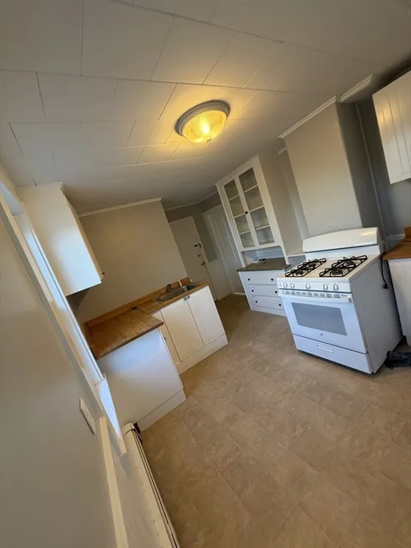 2 bed, 1 bath apartment for rent at 1 Hamilton St Unit 2, North Plymouth — photo 4 of 9