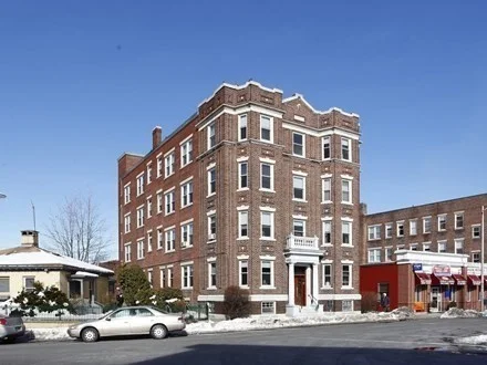 1 bed, 1 bath apartment for rent at 1 Harbor St Unit 5, Salem — photo 1 of 8