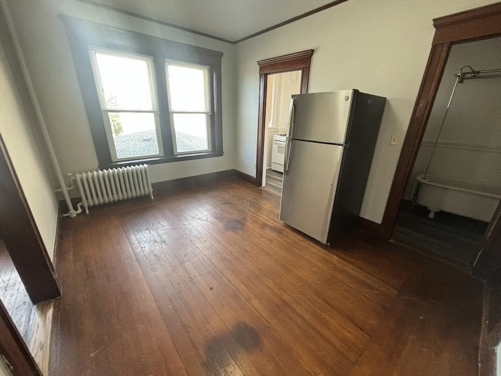 1 bed, 1 bath apartment for rent at 1 Harbor Unit 1, Salem — photo 3 of 7