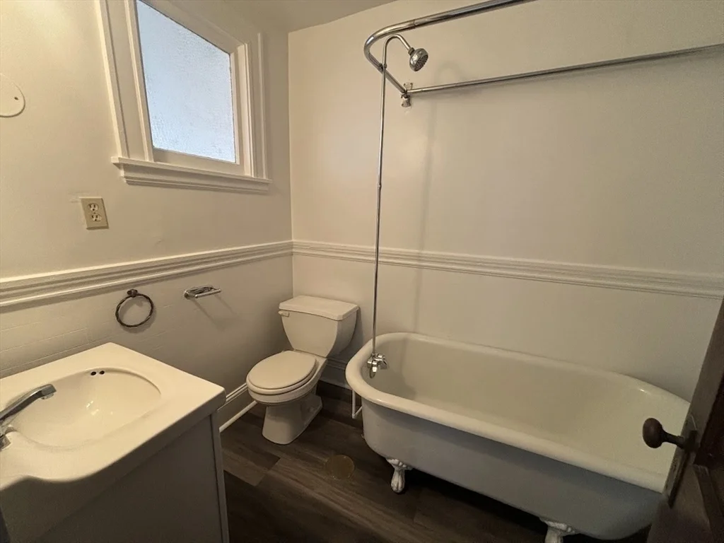 1 bed, 1 bath apartment for rent at 1 Harbor Unit 1, Salem — photo 7 of 7