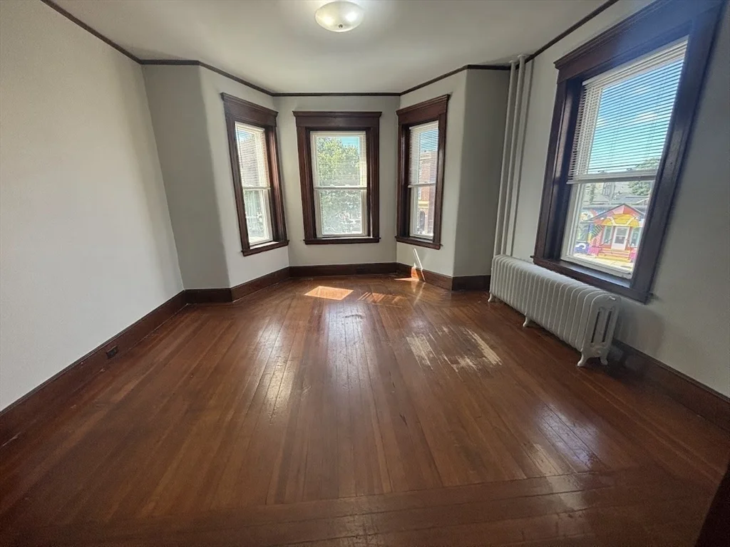 1 bed, 1 bath apartment for rent at 1 Harbor Unit 1, Salem — photo 5 of 7