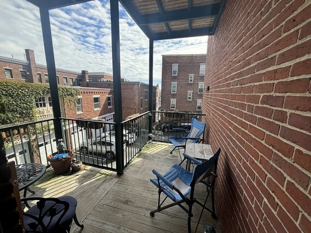 1 bed, 1 bath apartment for rent at 1 Harbor Unit 1, Salem — photo 6 of 7