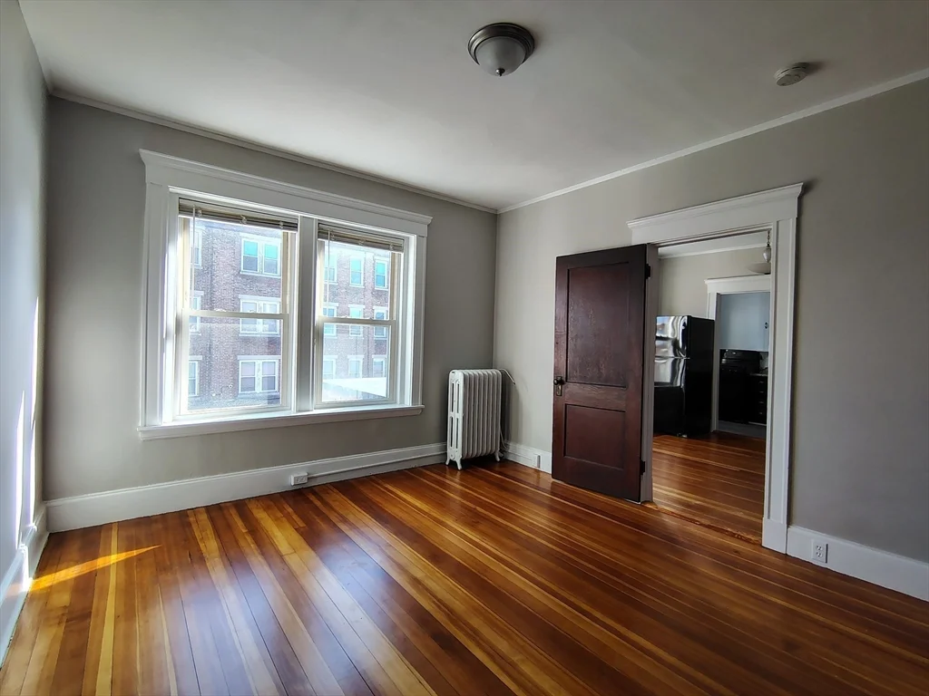 1 bed, 1 bath apartment for rent at 1 Harbor Unit 3, Salem — photo 7 of 10