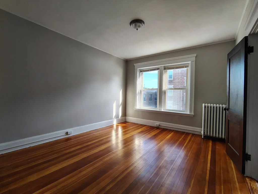 1 bed, 1 bath apartment for rent at 1 Harbor Unit 3, Salem — photo 8 of 10