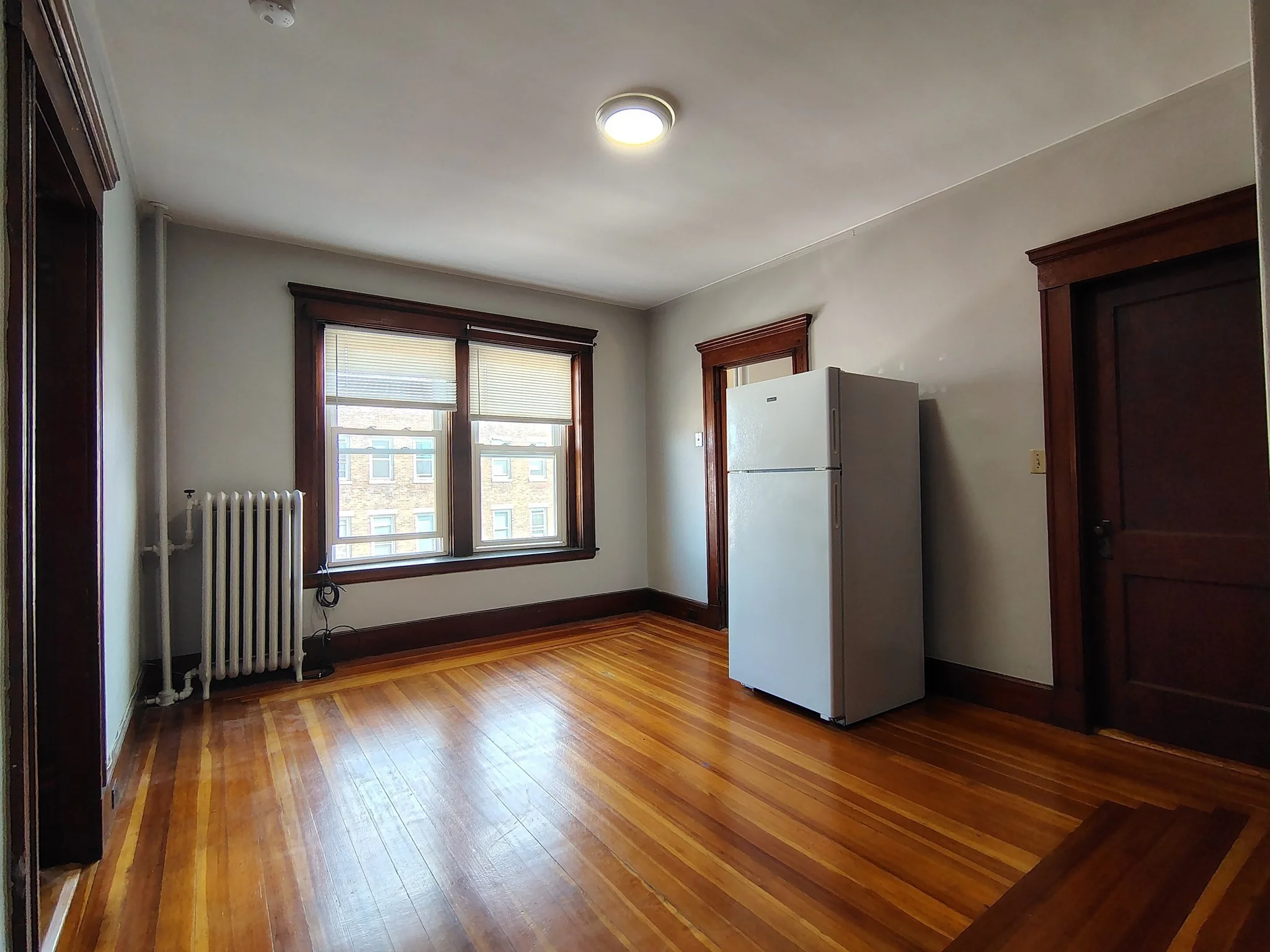 1 bed, 1 bath apartment for rent at 1 Harbor Unit 7, Salem — photo 3 of 5