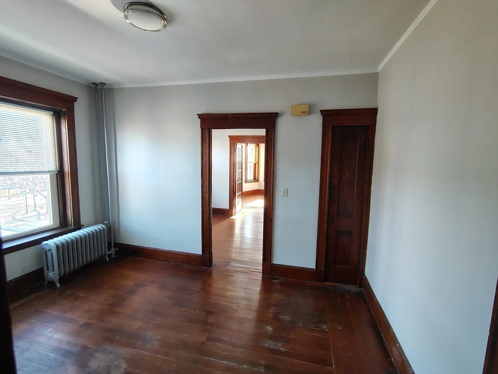 1 bed, 1 bath apartment for rent at 1 Harbor Unit 8, Salem — photo 4 of 7