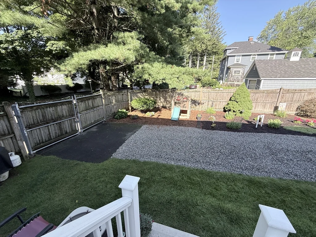 2 bed, 1 bath apartment for rent at 1 Hartshorn Pl Unit 1, Walpole — photo 12 of 13
