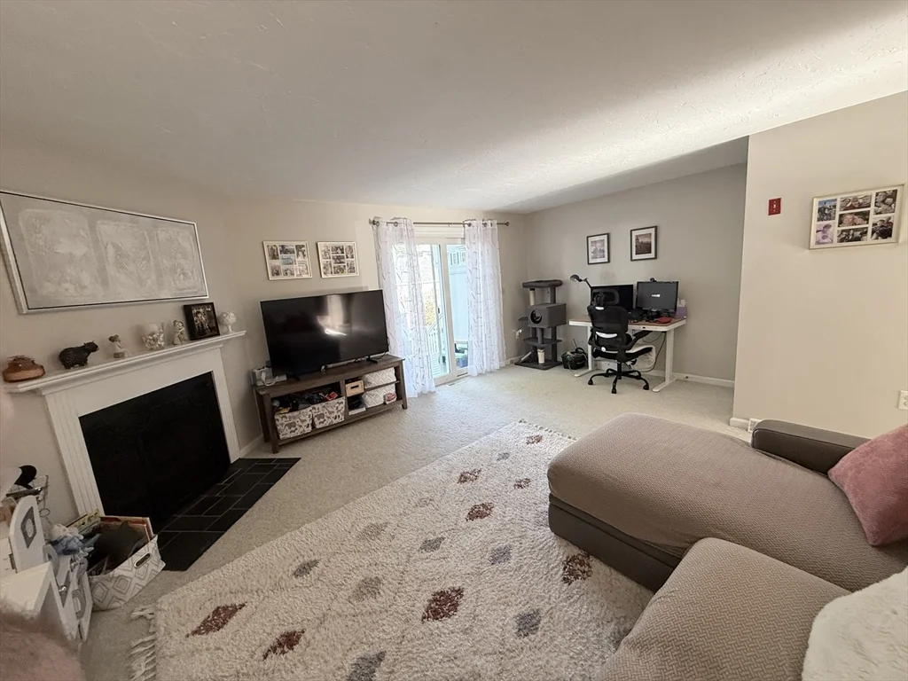 2 bed, 1 bath apartment for rent at 1 Hartshorn Pl Unit 1, Walpole — photo 7 of 13