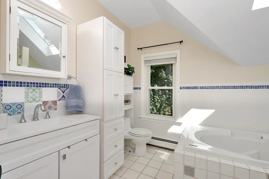 3 bed, 2 bath apartment for rent at 1 High Plain St, Sharon — photo 5 of 17