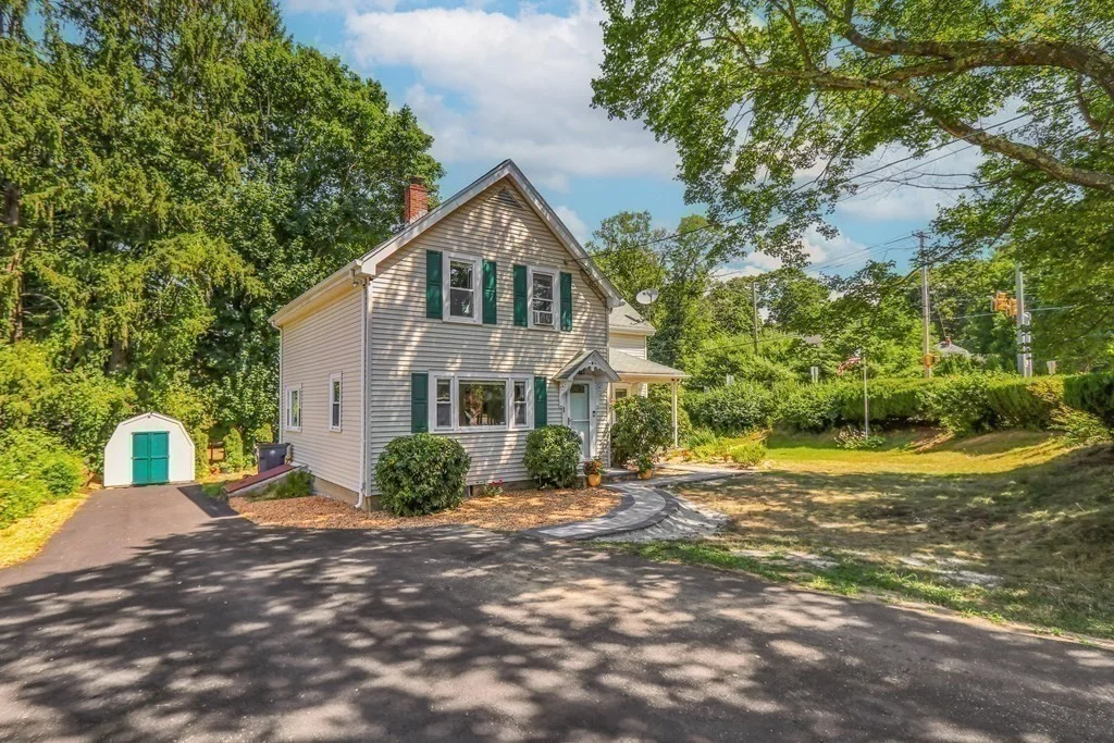 3 bed, 2 bath apartment for rent at 1 High Plain St, Sharon — photo 14 of 17