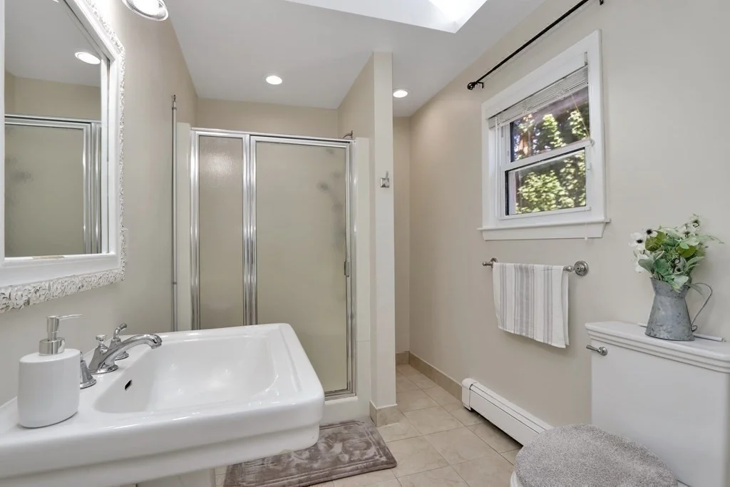 3 bed, 2 bath apartment for rent at 1 High Plain St, Sharon — photo 4 of 17