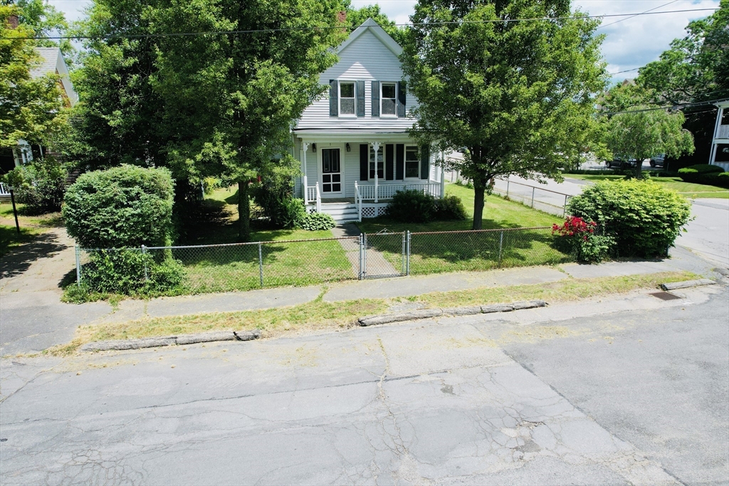 2 bed, 1 bath apartment for rent at 1 High St Unit 2, Middleboro — photo 2 of 23