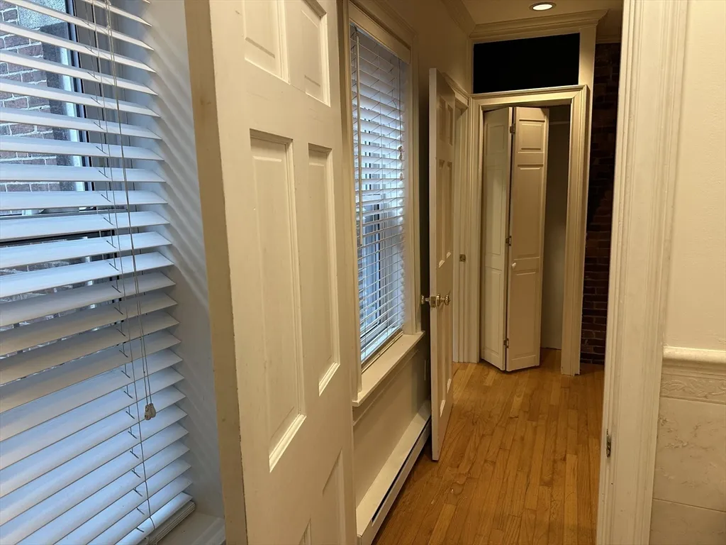Studio bed, 1 bath apartment for rent at 1 Hull Street Ct Unit 4, North End — photo 7 of 10