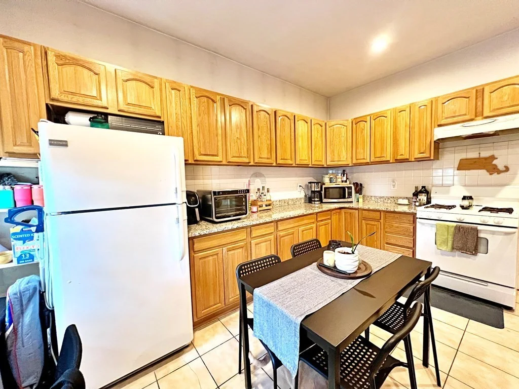 Studio bed, 1 bath apartment for rent at 1 Ipswich Pl Unit 1, East Boston — photo 3 of 10