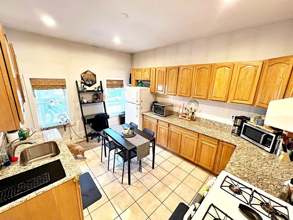 Studio bed, 1 bath apartment for rent at 1 Ipswich Pl Unit 1, East Boston