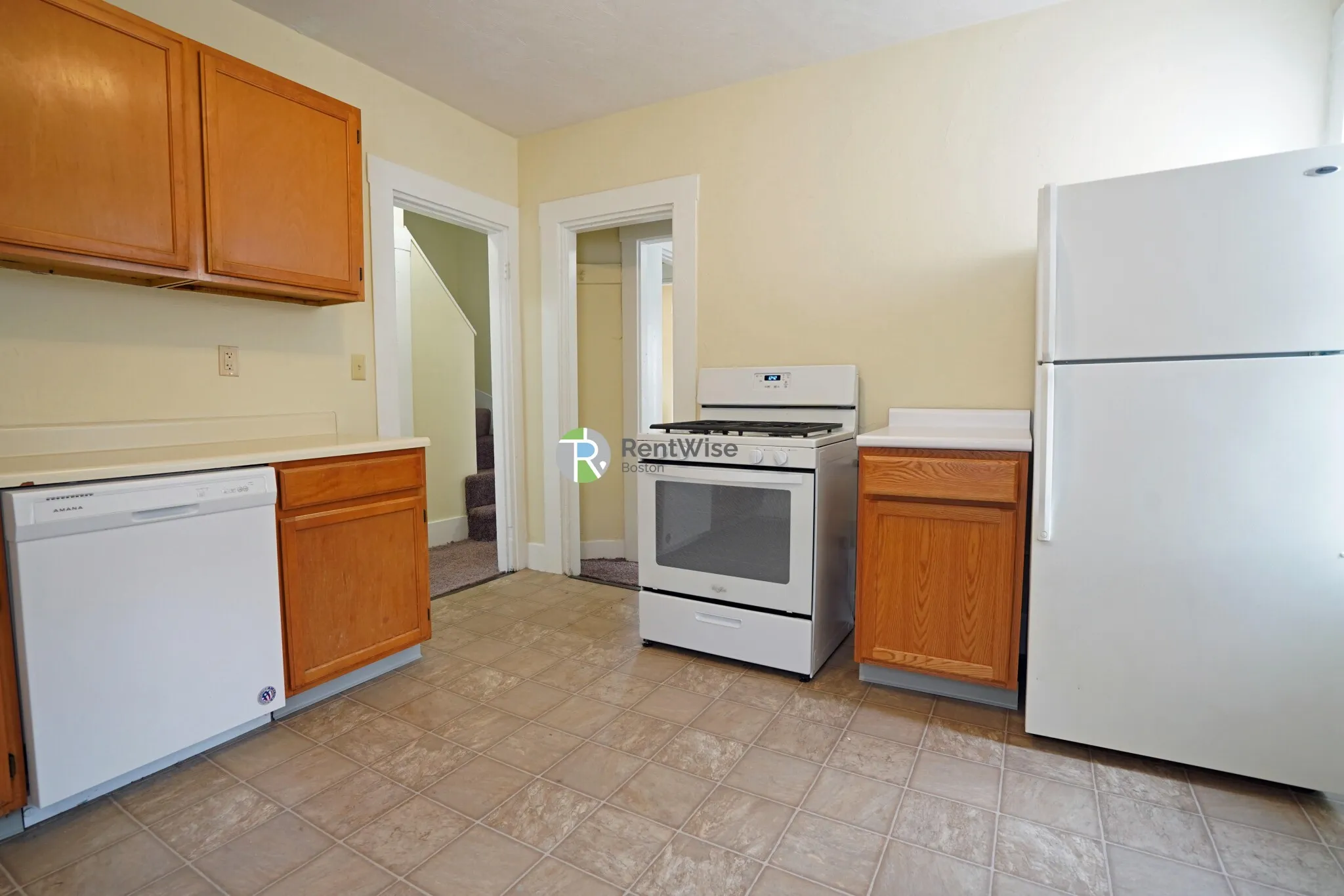 3 bed, 1 bath apartment for rent at 1 Islington Ter Unit 2, Allston — photo 6 of 20