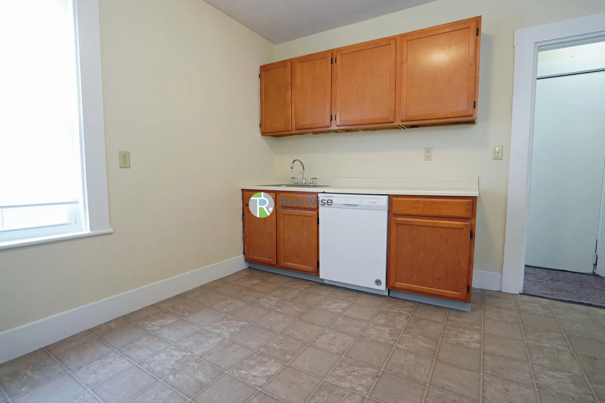 3 bed, 1 bath apartment for rent at 1 Islington Ter Unit 2, Allston — photo 8 of 20