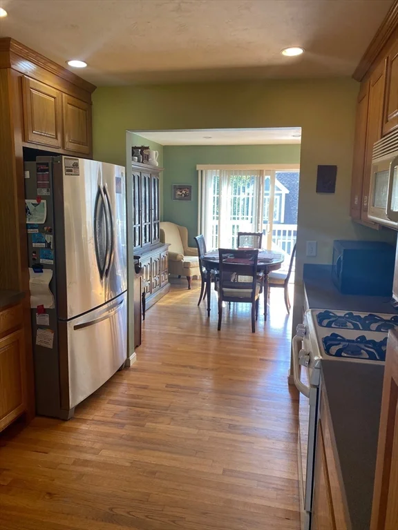 2 bed, 1 bath apartment for rent at 1 Jefferson Ct Unit 1, Uxbridge — photo 3 of 12