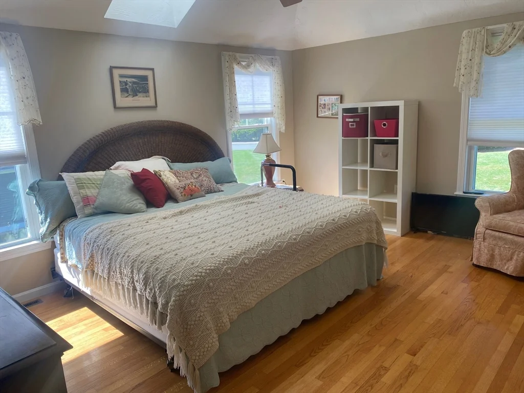 2 bed, 1 bath apartment for rent at 1 Jefferson Ct Unit 1, Uxbridge — photo 6 of 12