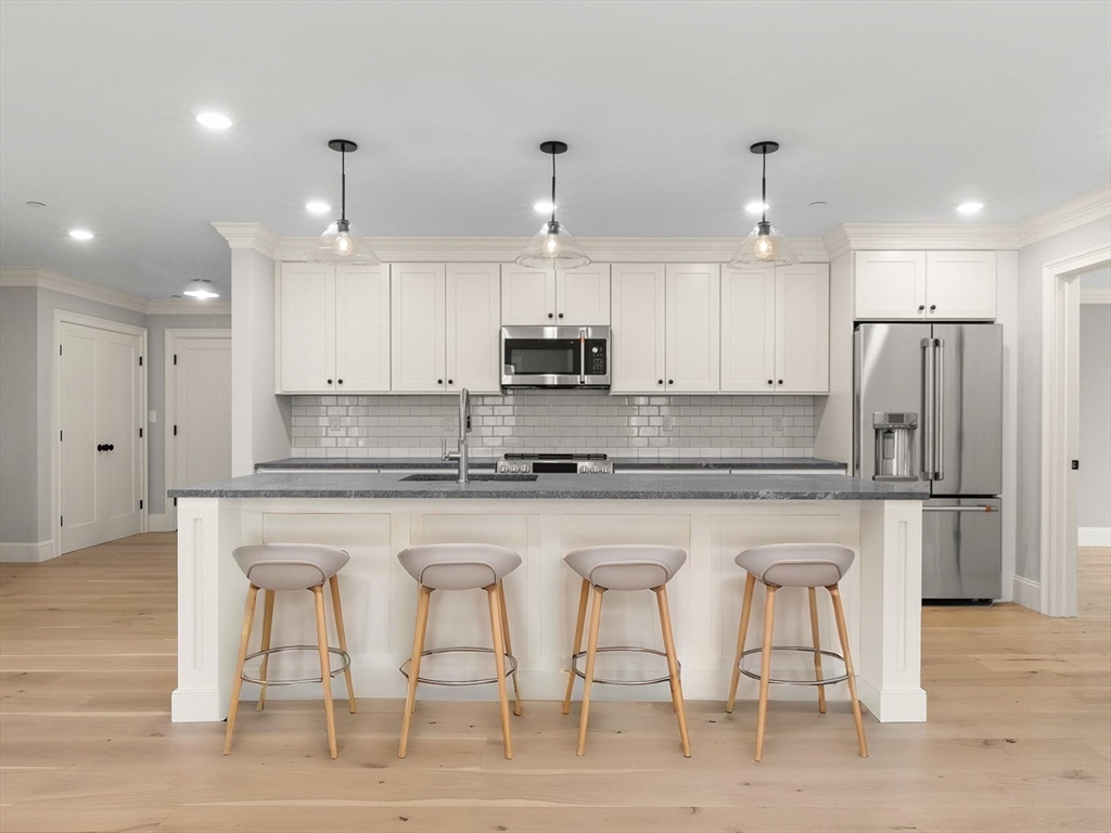 3 bed, 2 bath apartment for rent at 1 Jewett St Unit 1, Rockport — photo 3 of 15