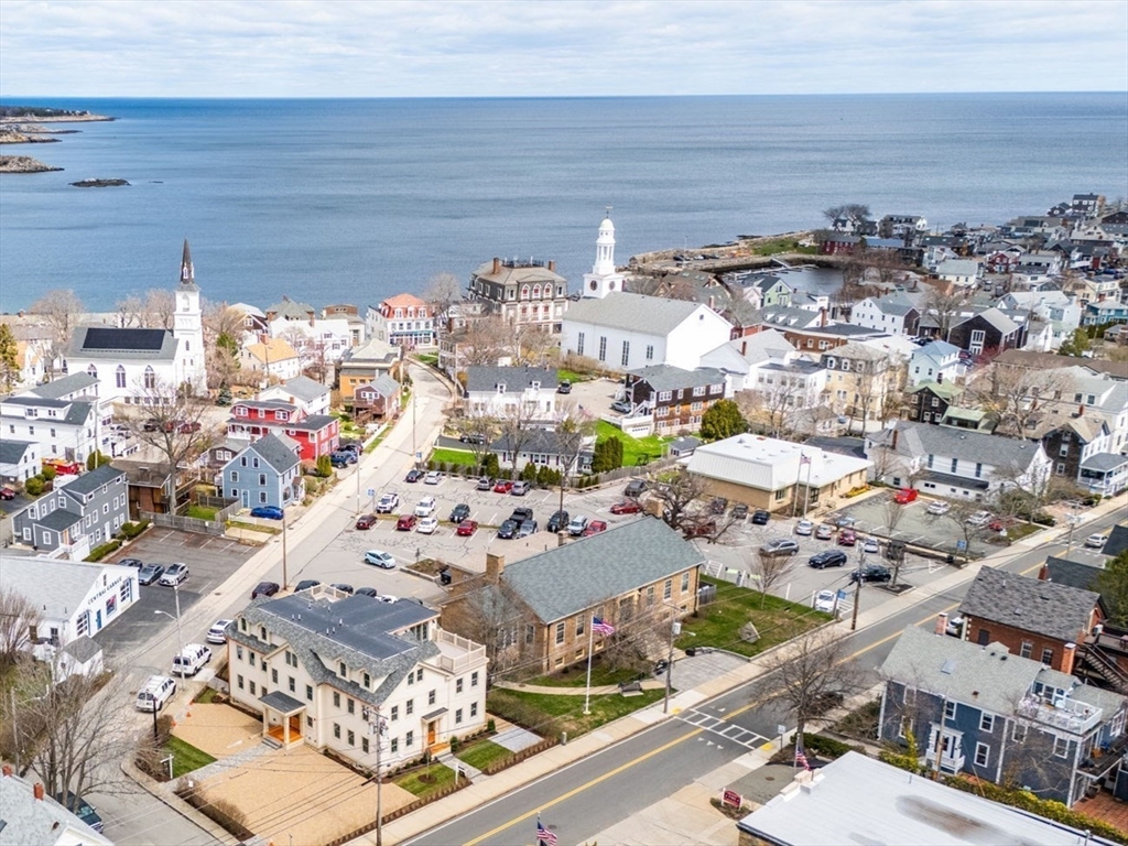 3 bed, 2 bath apartment for rent at 1 Jewett St Unit 1, Rockport — photo 14 of 15