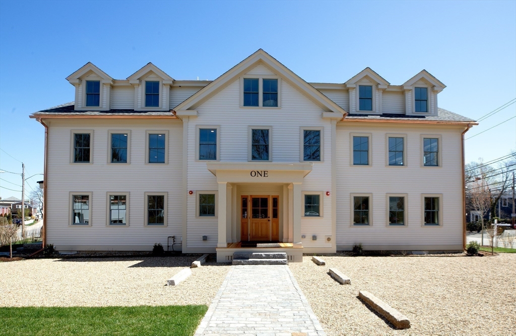 3 bed, 2 bath apartment for rent at 1 Jewett St Unit 1, Rockport — photo 15 of 15