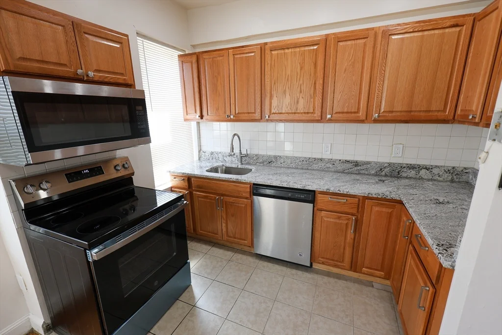 2 bed, 1 bath apartment for rent at 1 Kenilworth St Unit 2, Roxbury