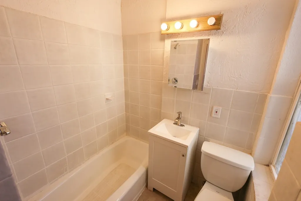 2 bed, 1 bath apartment for rent at 1 Kenilworth St Unit 3, Roxbury — photo 9 of 10
