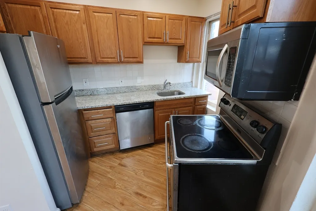 2 bed, 1 bath apartment for rent at 1 Kenilworth St Unit 5, Roxbury — photo 2 of 16