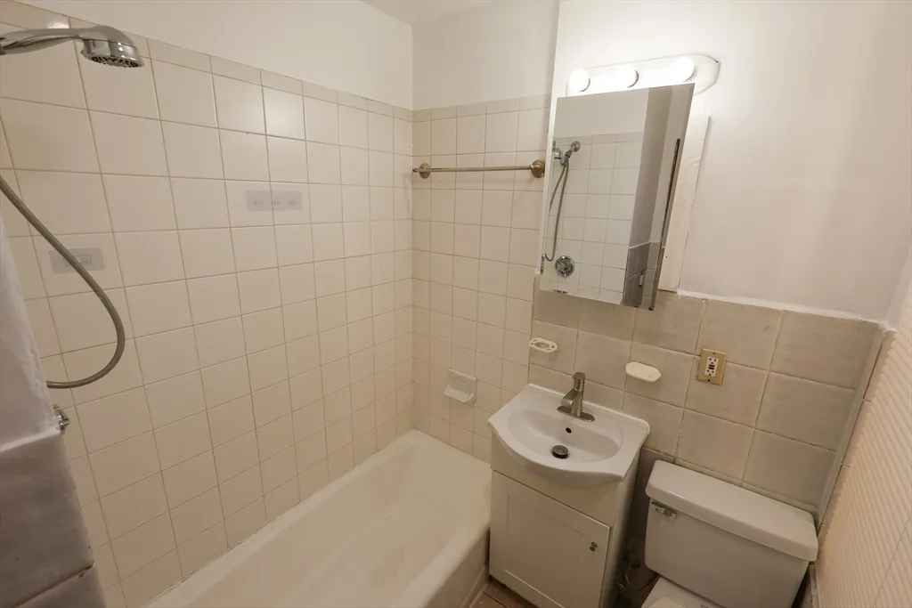 2 bed, 1 bath apartment for rent at 1 Kenilworth St Unit 5, Roxbury — photo 10 of 16