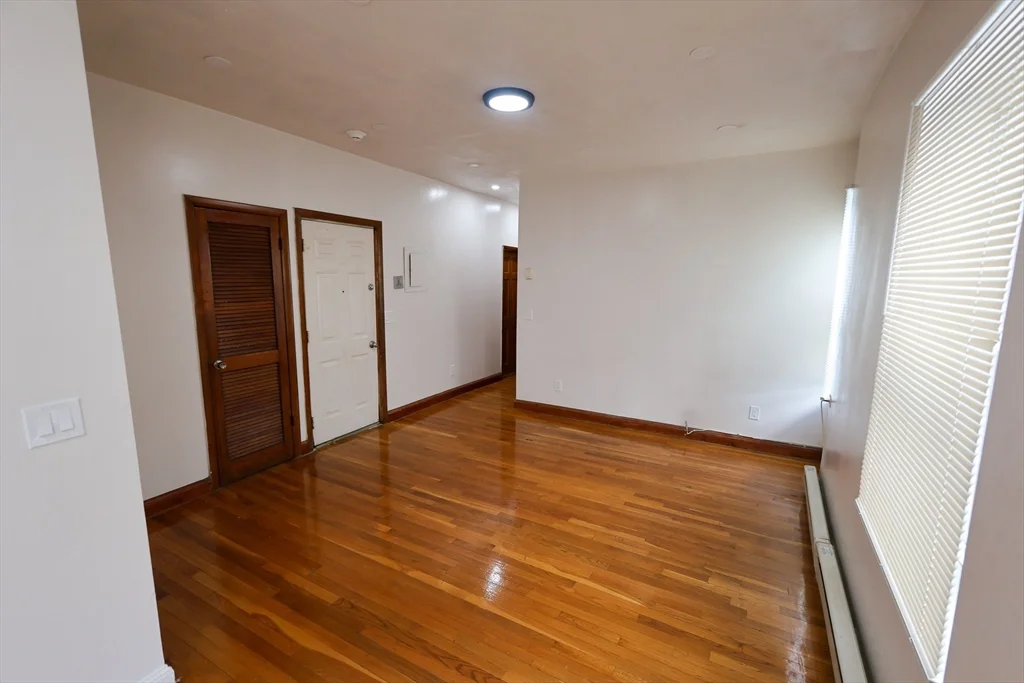 2 bed, 1 bath apartment for rent at 1 Kenilworth Unit 6, Roxbury — photo 6 of 13