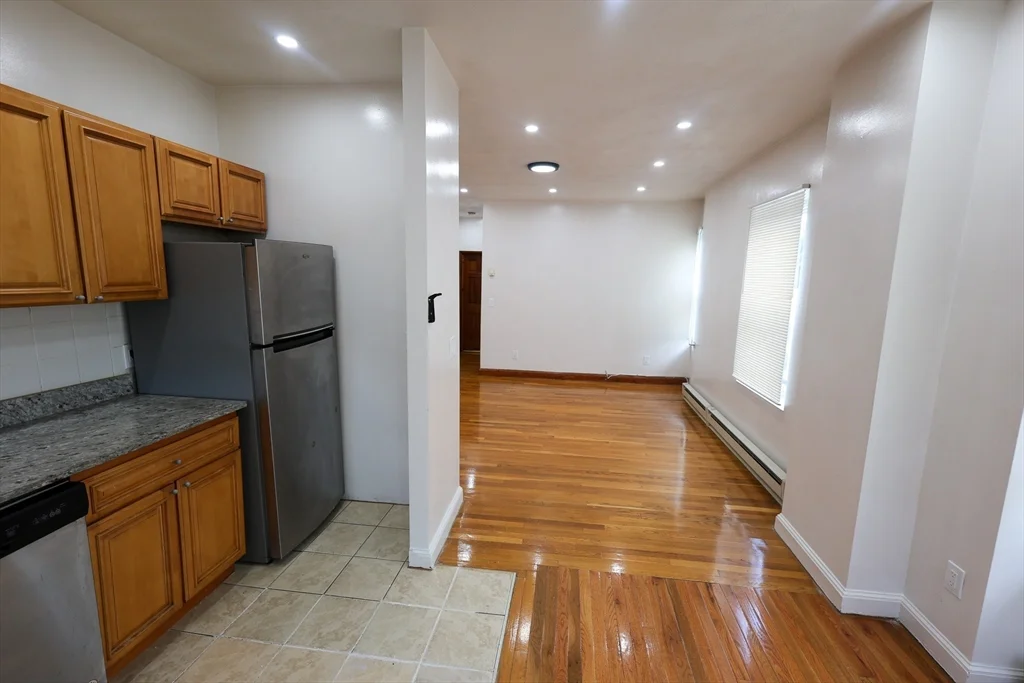2 bed, 1 bath apartment for rent at 1 Kenilworth Unit 6, Roxbury — photo 3 of 13