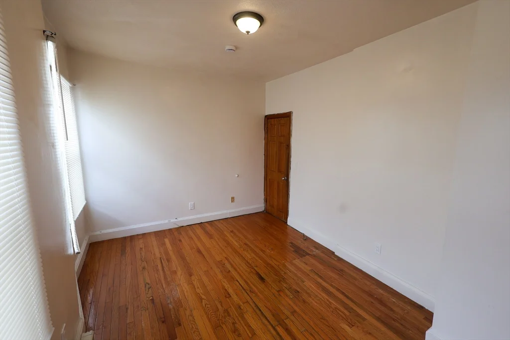 2 bed, 1 bath apartment for rent at 1 Kenilworth Unit 6, Roxbury — photo 9 of 13