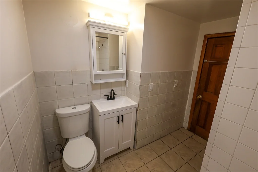 2 bed, 1 bath apartment for rent at 1 Kenilworth Unit 6, Roxbury — photo 8 of 13
