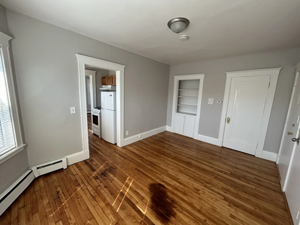 1 bed, 1 bath apartment for rent at 1 Kingsley Unit 12, Lynn — photo 5 of 12