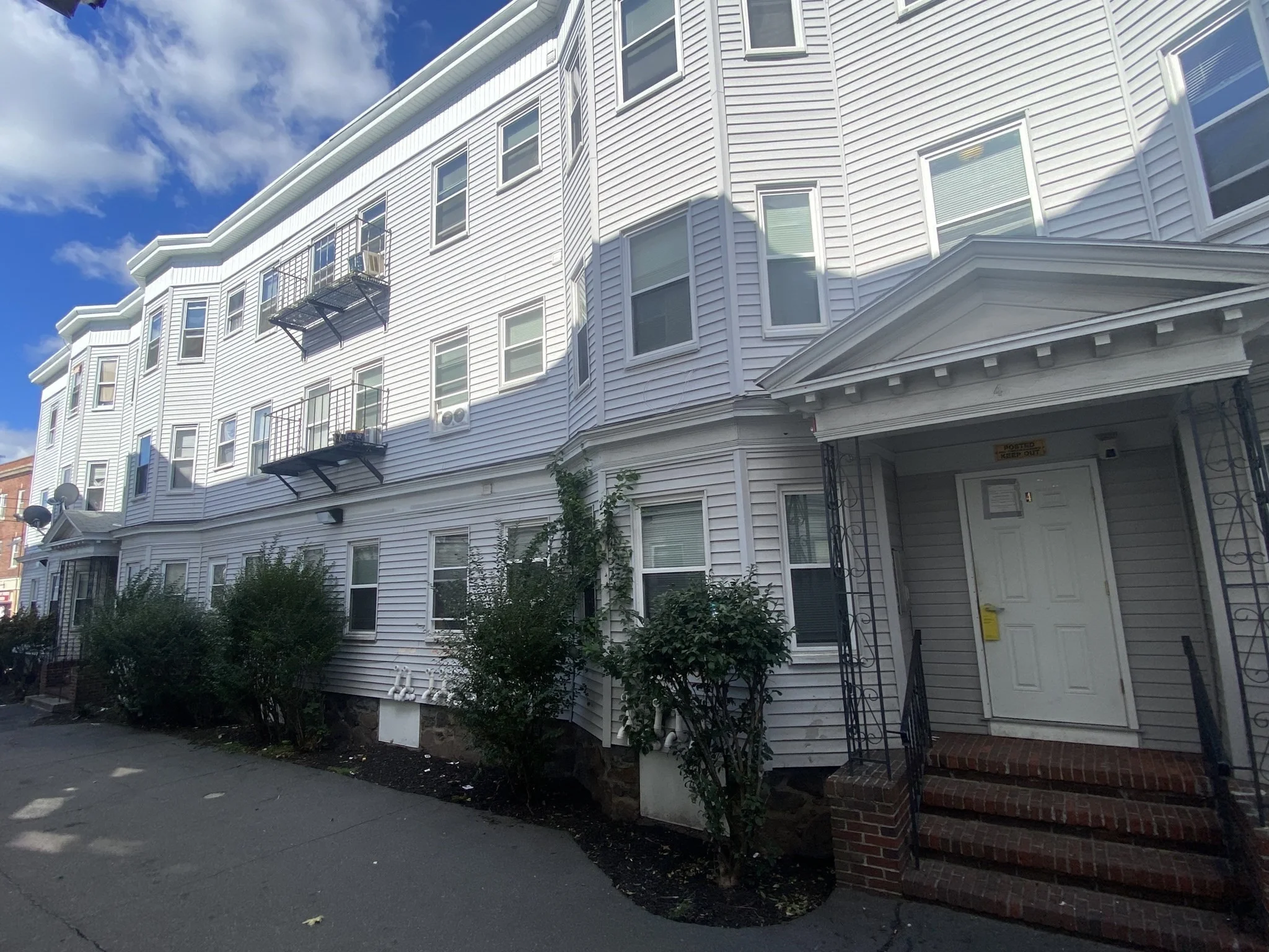 1 bed, 1 bath apartment for rent at 1 Kingsley Unit 4, Lynn