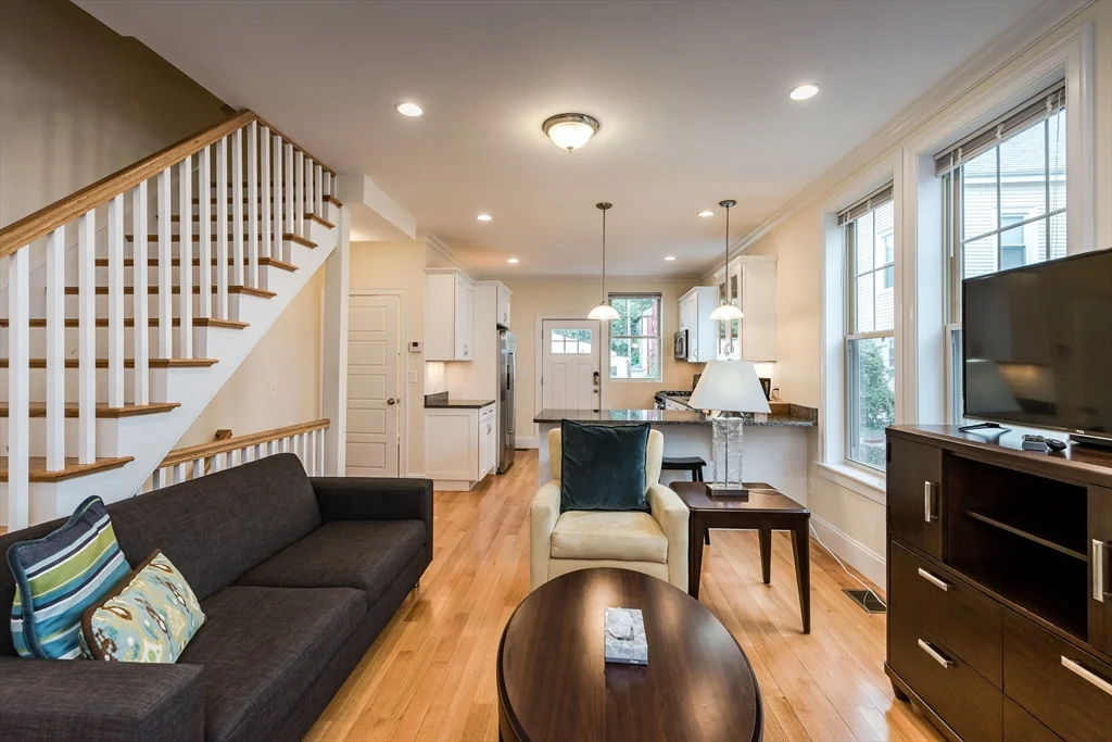 4 bed, 2 bath apartment for rent at 1 Larose Pl Unit L, Brighton — photo 3 of 18