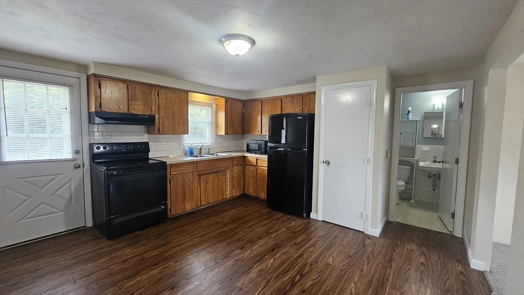 1 bed, 1 bath apartment for rent at 1 Leo Ave Unit 11, Dudley — photo 3 of 8