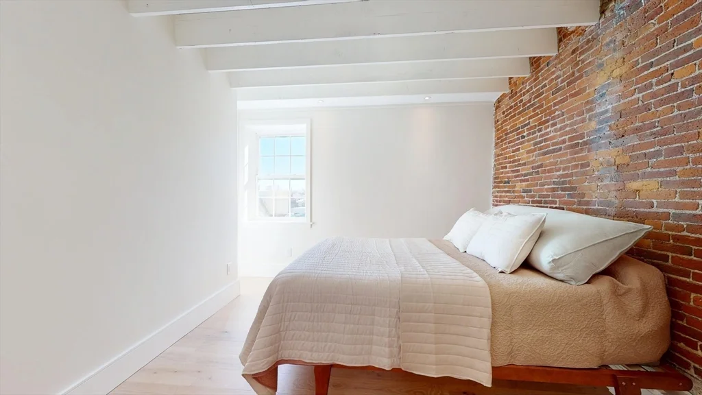 2 bed, 2 bath apartment for rent at 1 Liberty St Unit 4, Newburyport — photo 6 of 14
