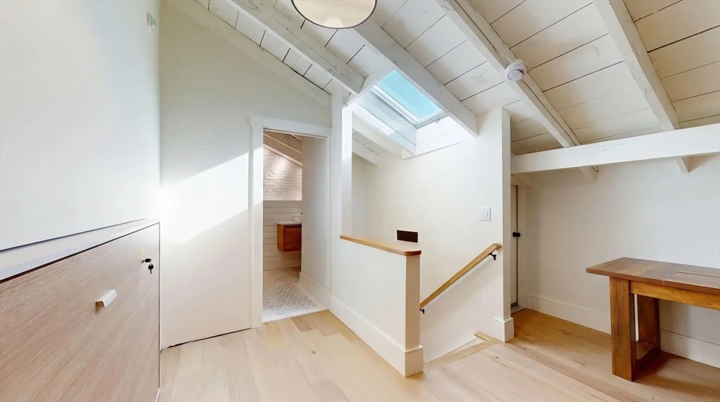 2 bed, 2 bath apartment for rent at 1 Liberty St Unit 4, Newburyport — photo 4 of 14