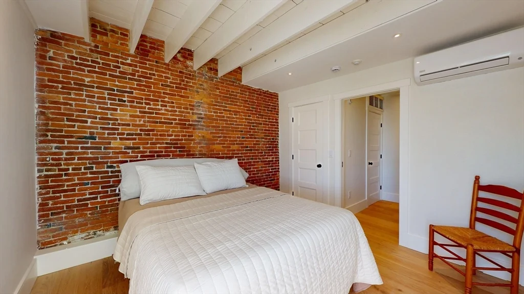 2 bed, 2 bath apartment for rent at 1 Liberty St Unit 4, Newburyport — photo 5 of 14