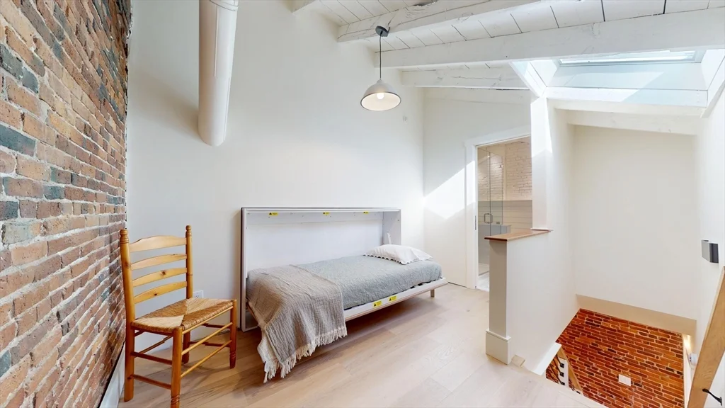 2 bed, 2 bath apartment for rent at 1 Liberty St Unit 4, Newburyport — photo 9 of 14